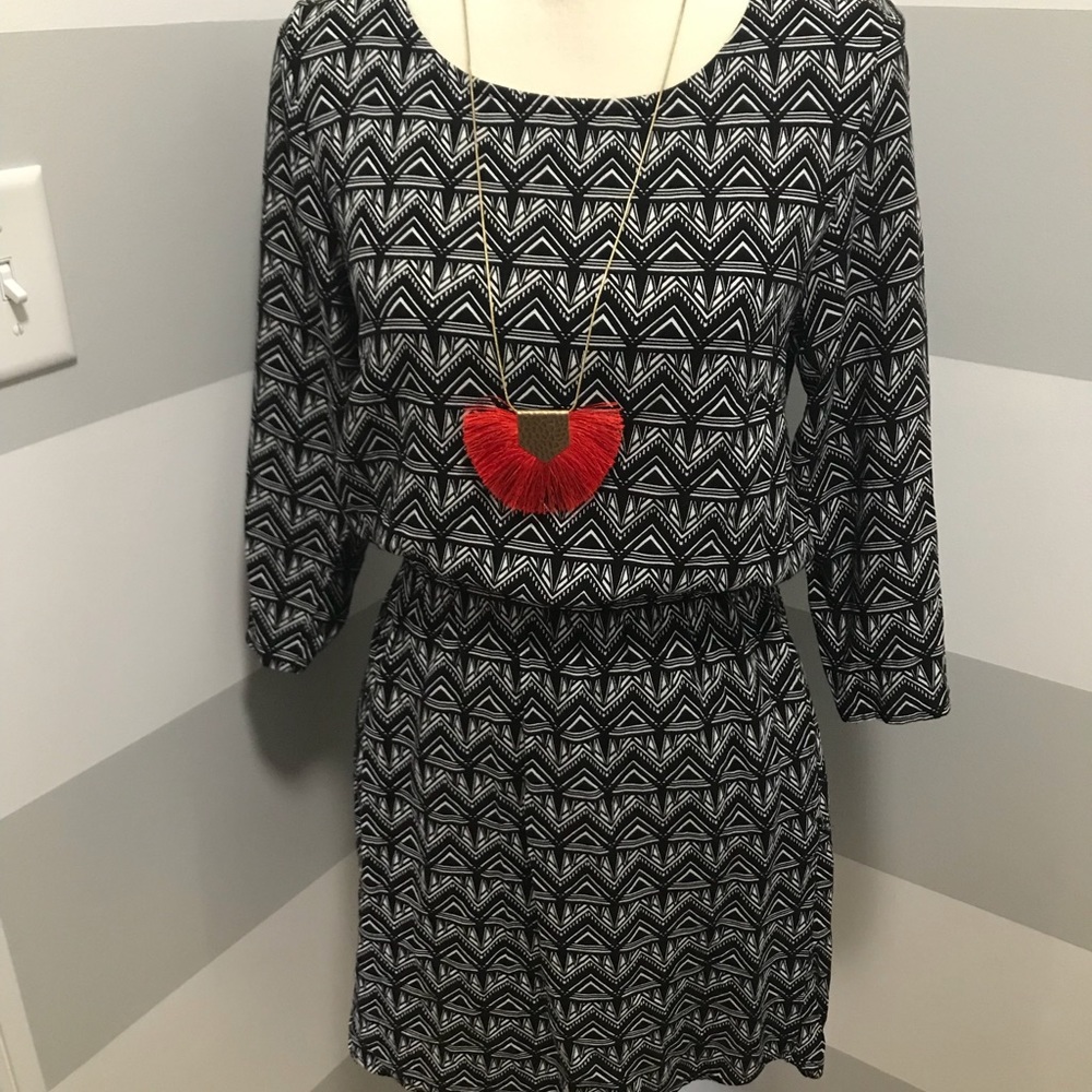 H&M black and white dress. Size 8